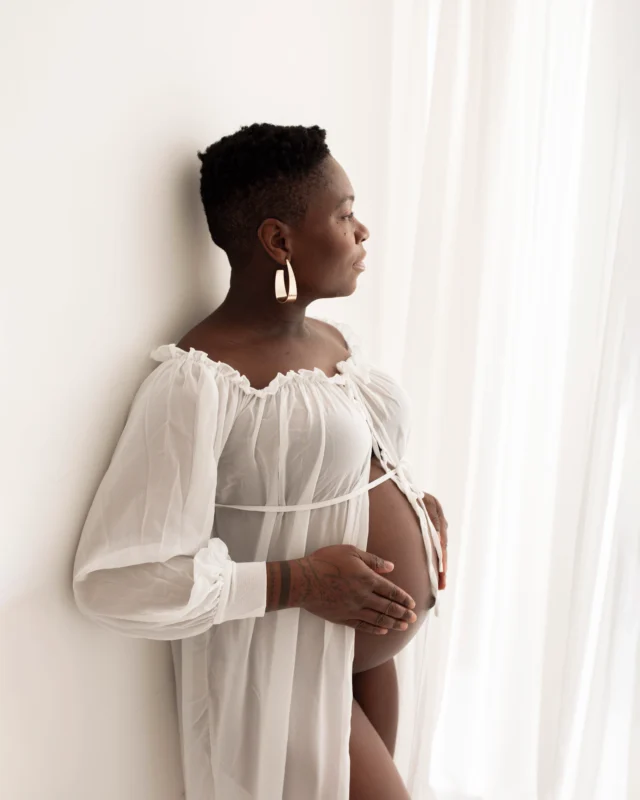 natural photoshoot of pregnancy in Kingston, London