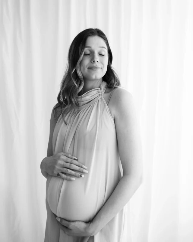 Kingston Upon Thames pregnancy photographer