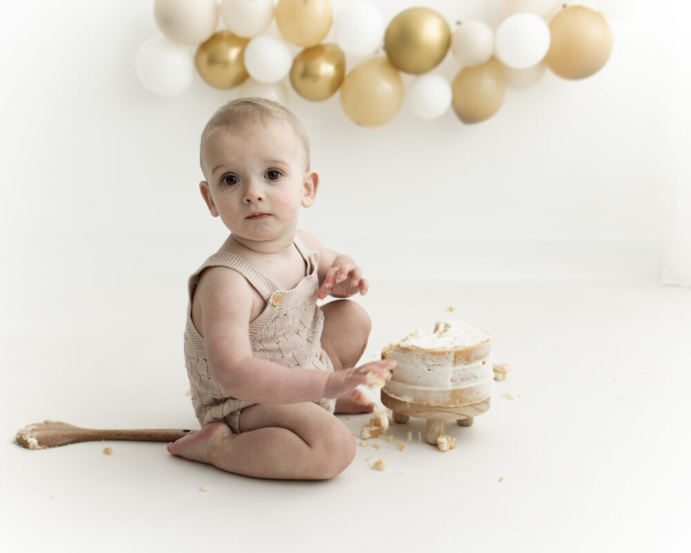 cake smash in Putney and SW London