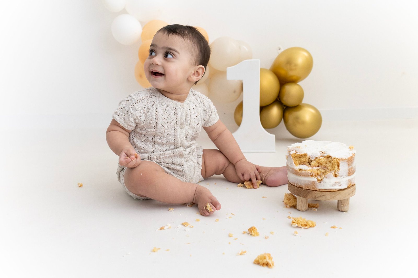 https://photographybyshal.com/cake-smash-baby-photographer-wimbledon/