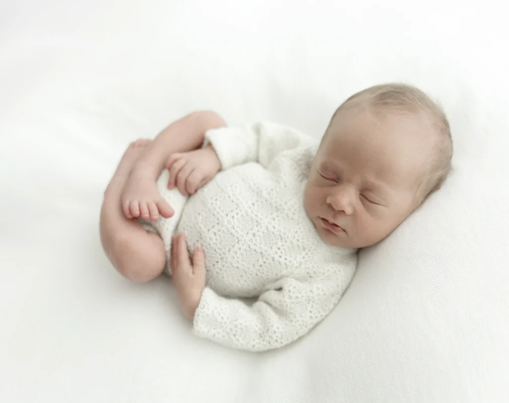 natural light newborn photographer in Surbiton